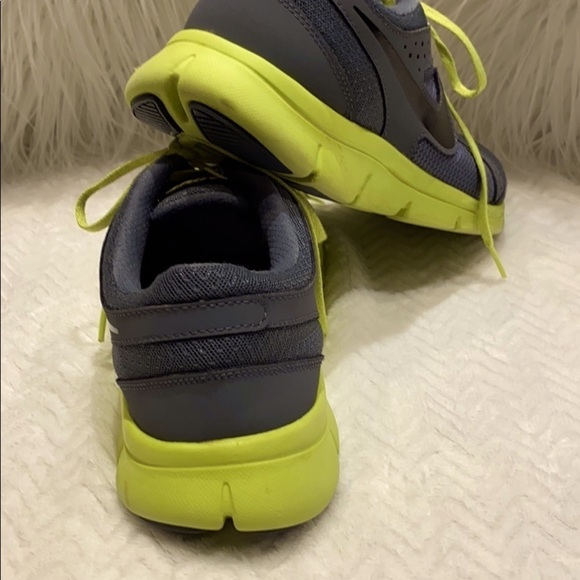 𝅺Nike Flex Experience Run 2 SlateVolt Running shoes SZ 9 - Picture 7 of 9